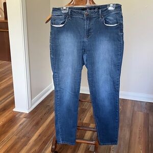 1822 Denim Adriana Blue Jeans